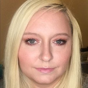 Meet your Posher, Alicia